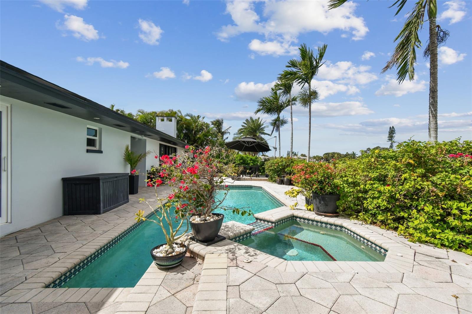 HOWARD ESTATES - Residential