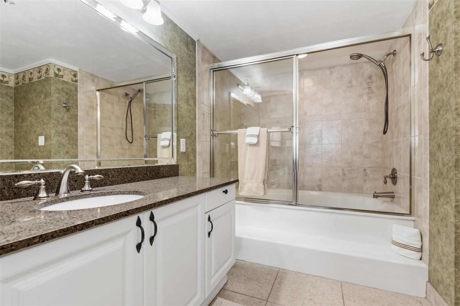 PENINSULA CONDO - Residential