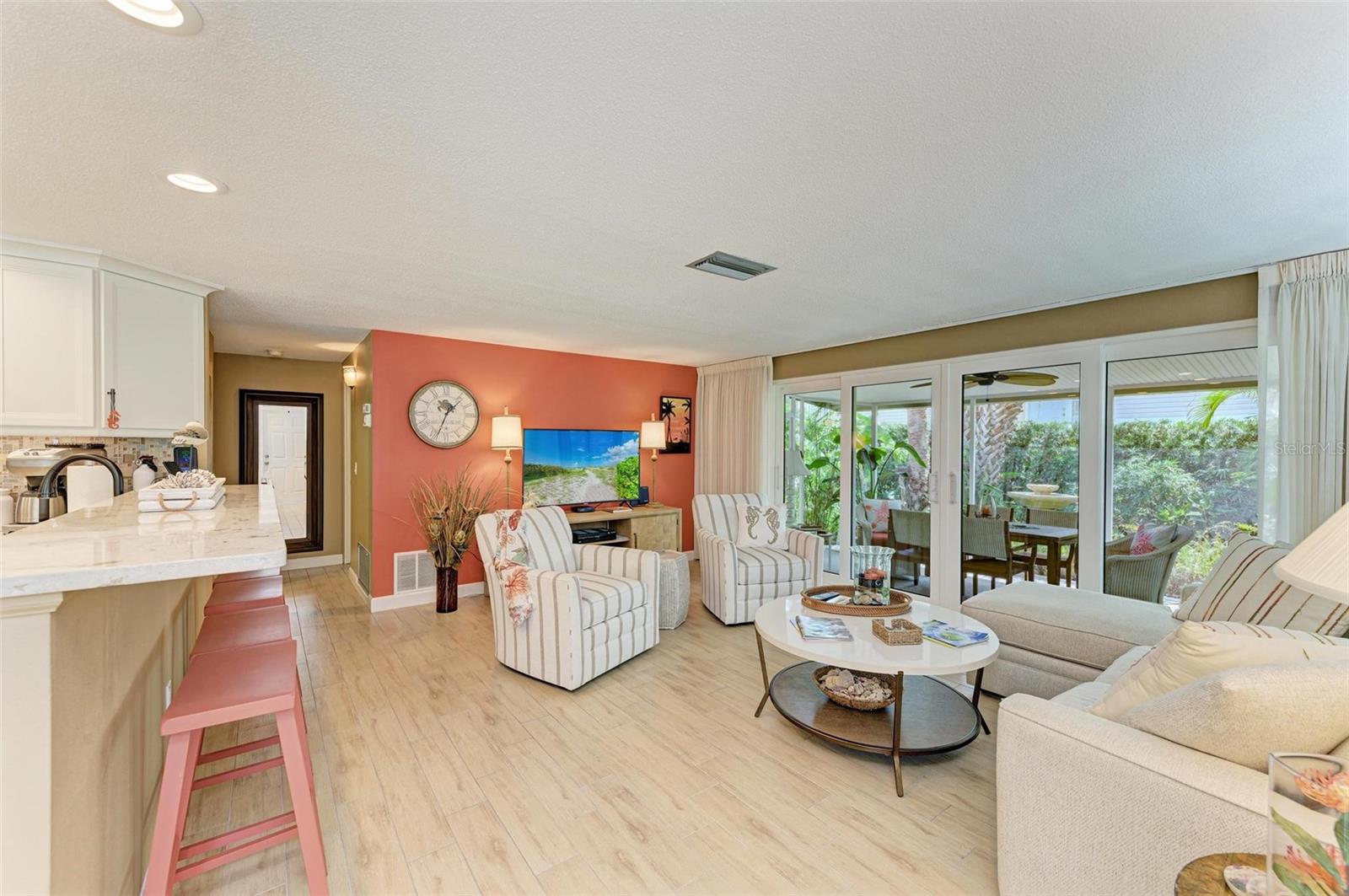 LAKE LA VISTA REP - Residential