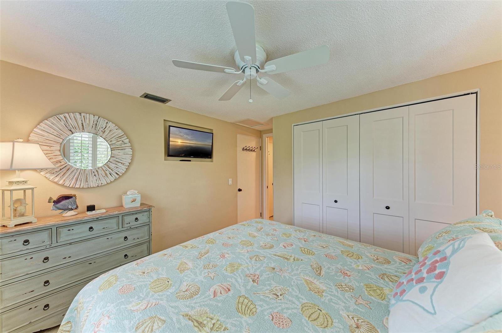LAKE LA VISTA REP - Residential