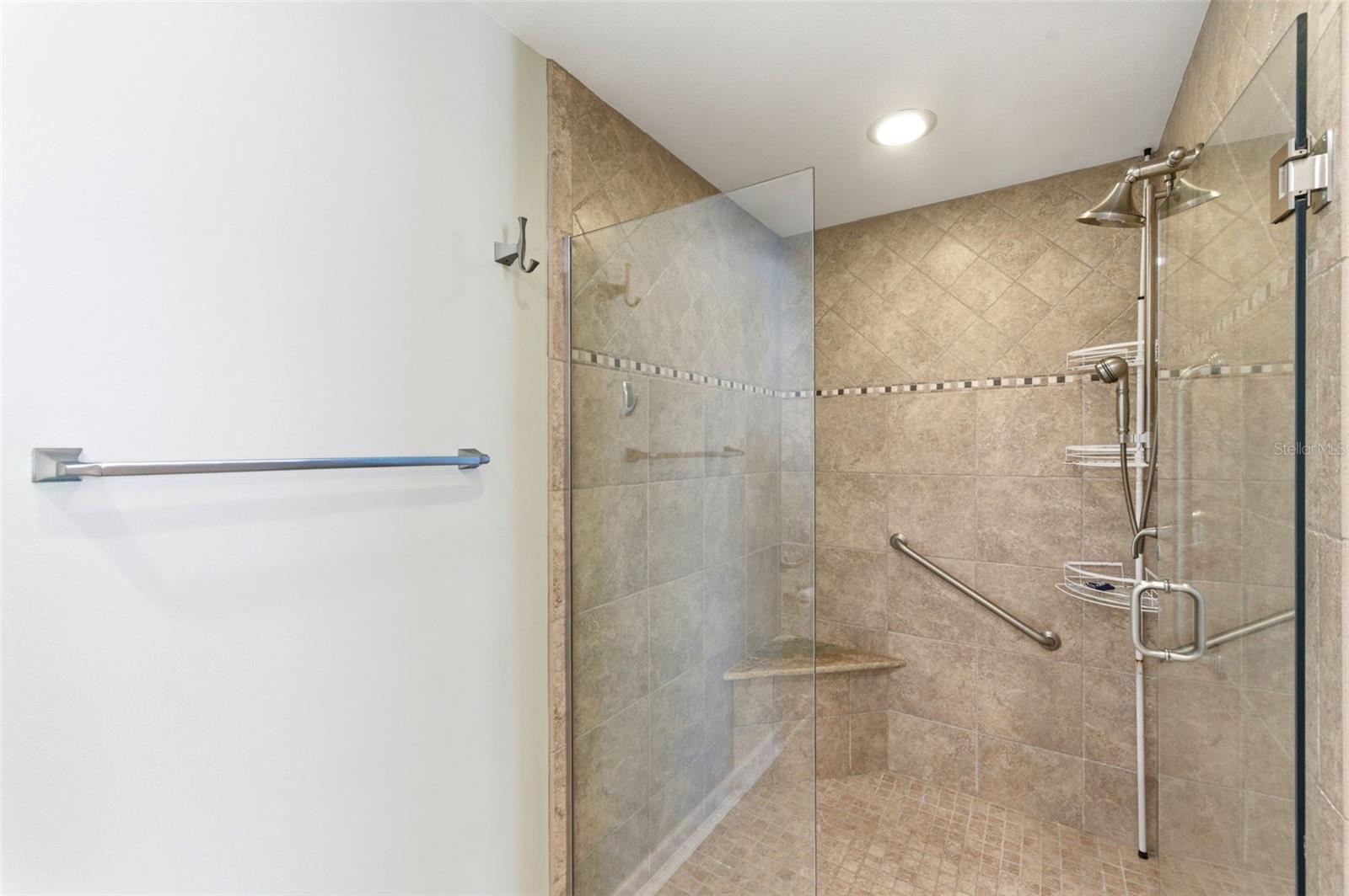 ULTIMAR THREE CONDO - Residential