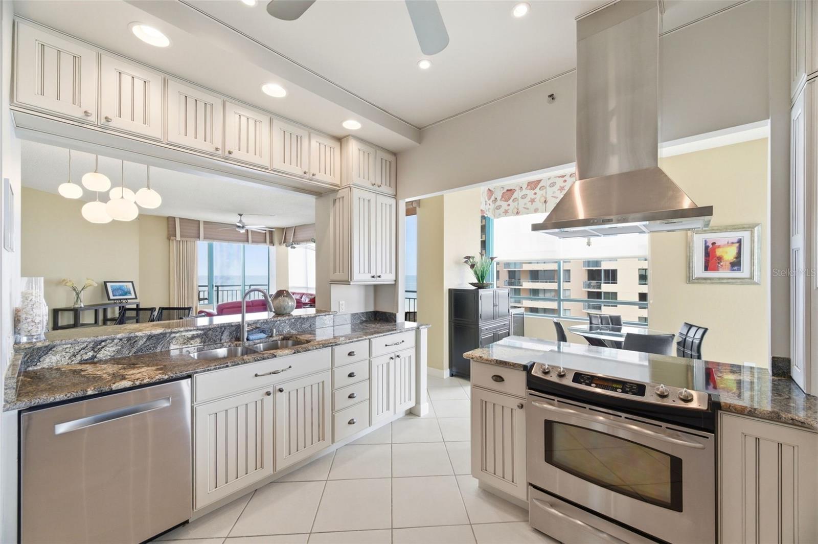ULTIMAR THREE CONDO - Residential