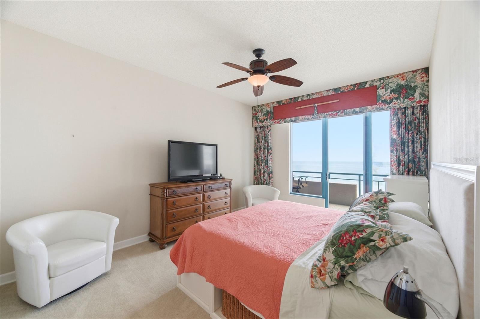 ULTIMAR THREE CONDO - Residential