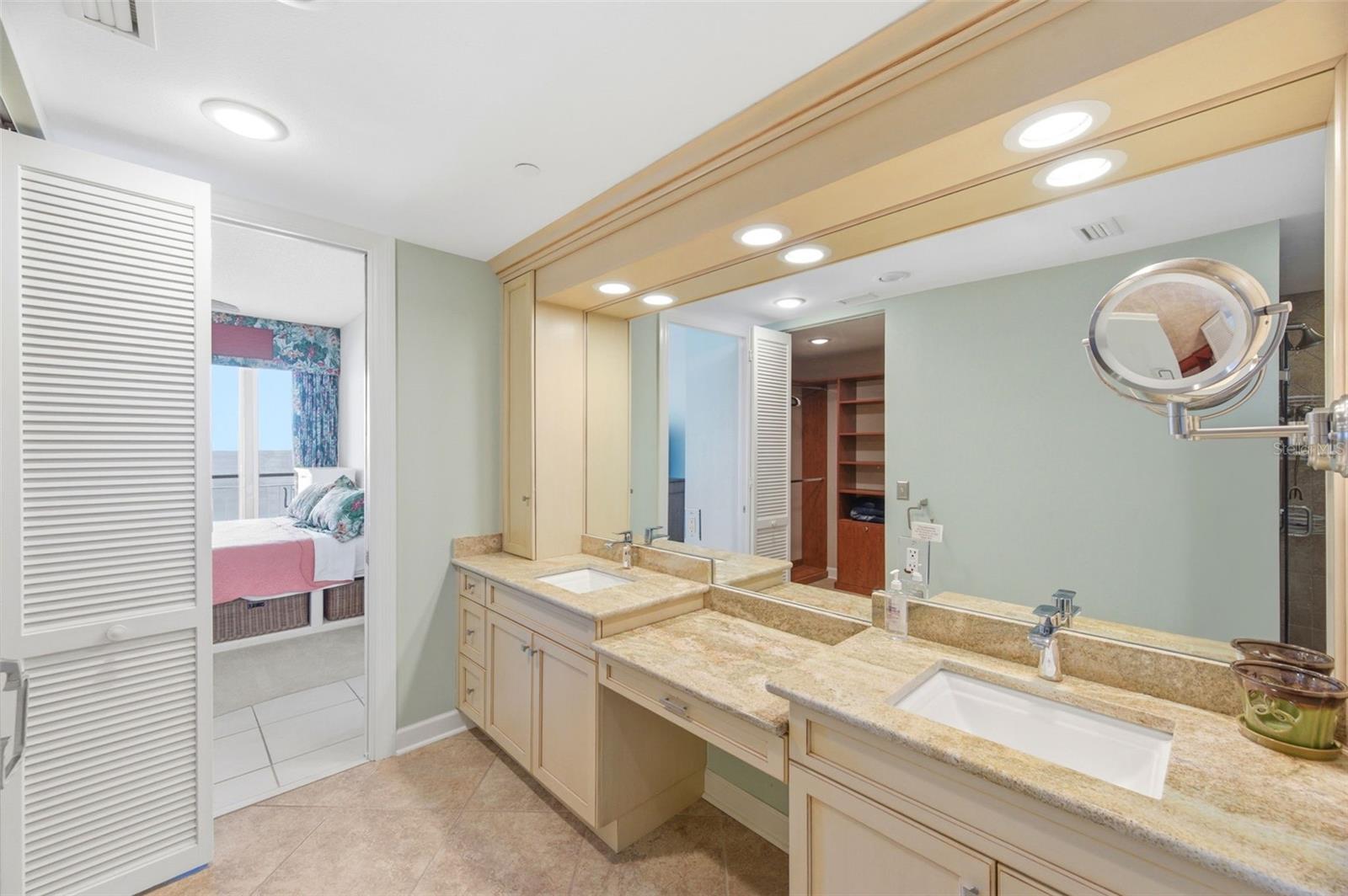 ULTIMAR THREE CONDO - Residential