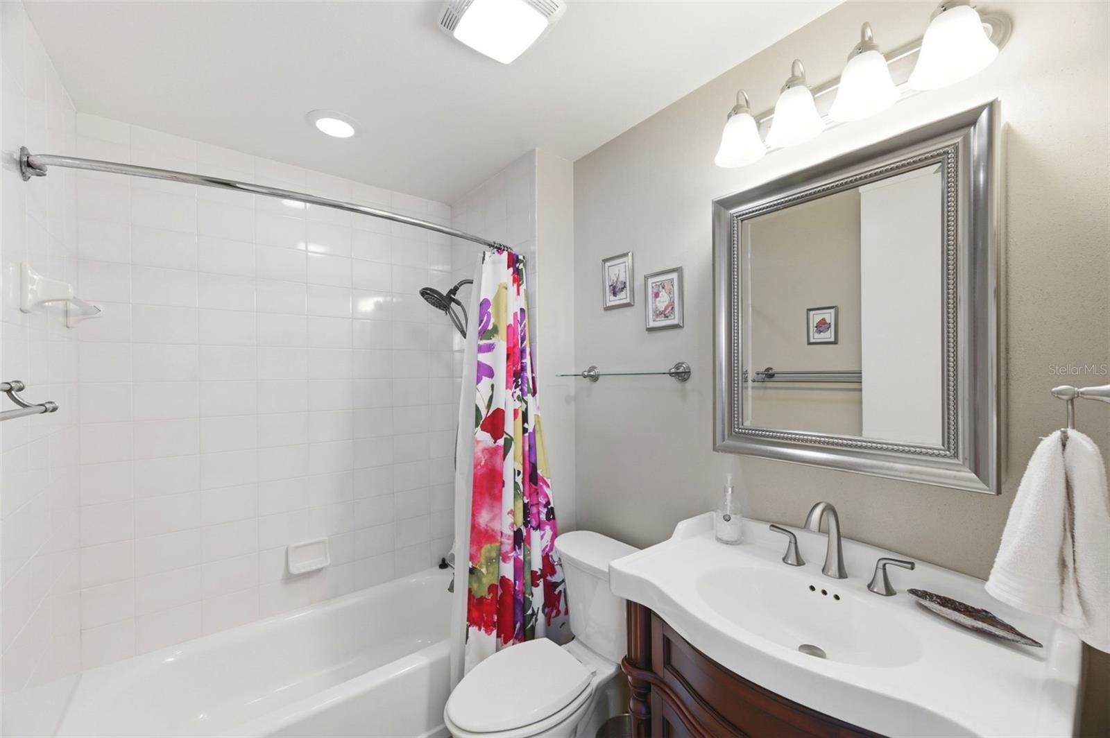 ULTIMAR THREE CONDO - Residential