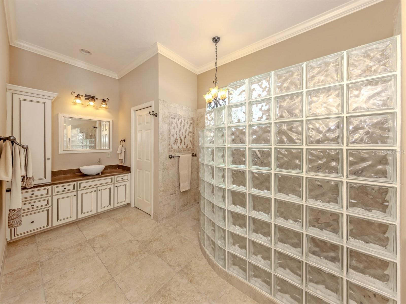 VENICE GOLF & COUNTRY CLUB - Residential