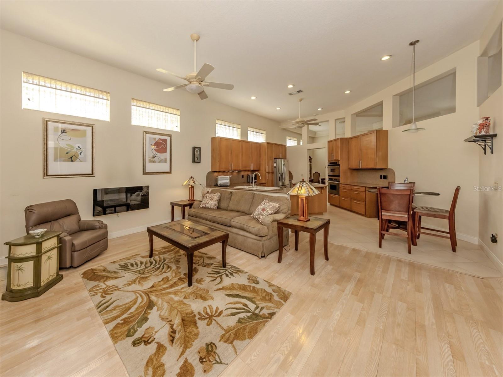 VENICE GOLF & COUNTRY CLUB - Residential