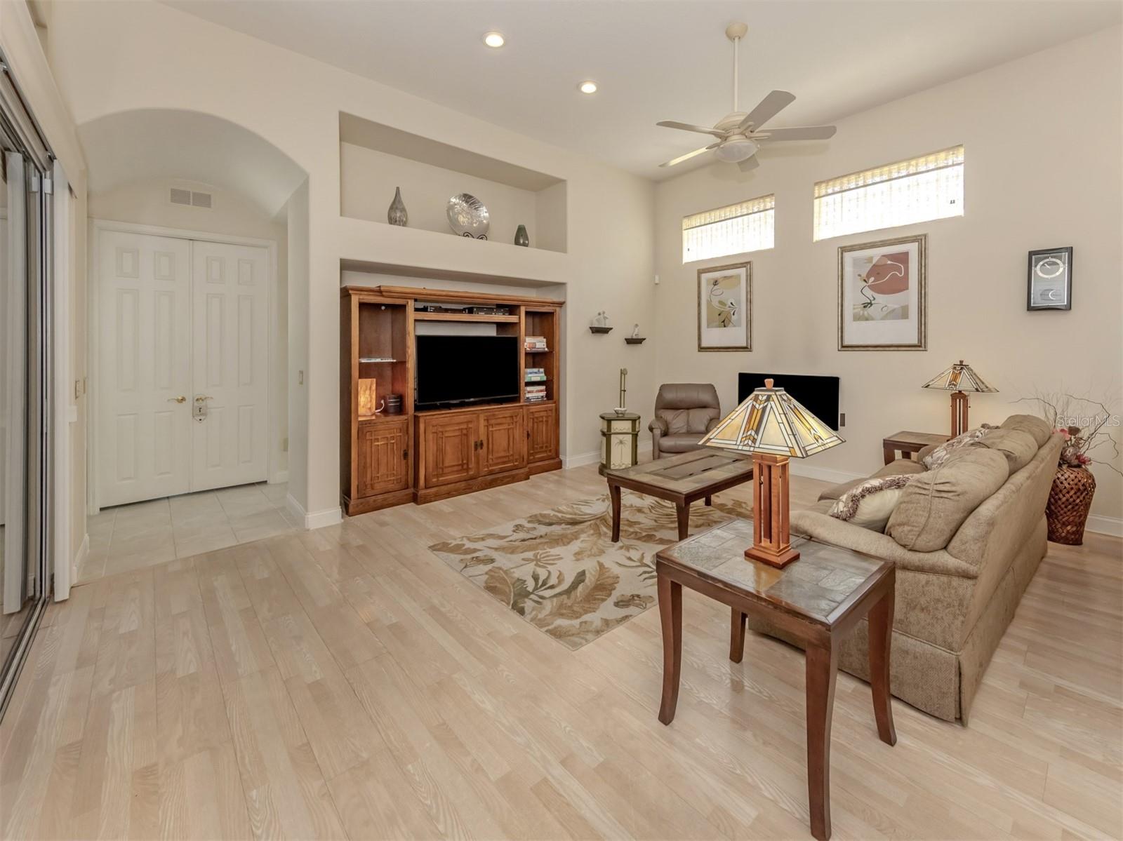VENICE GOLF & COUNTRY CLUB - Residential