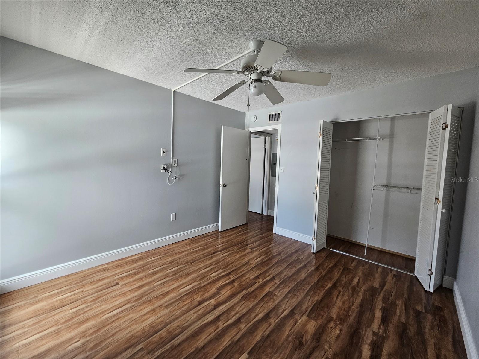 PENTHOUSE GROVES - Residential