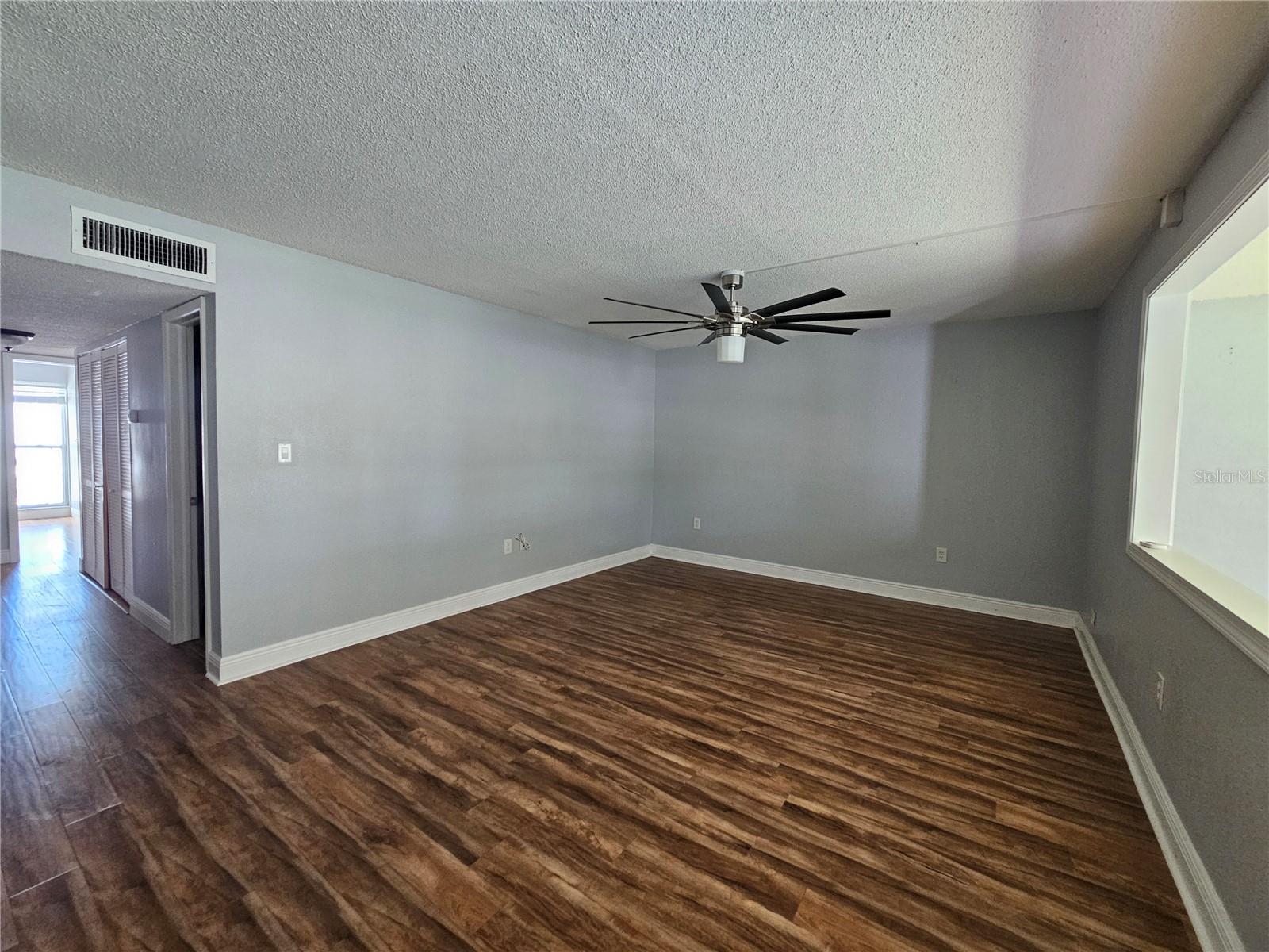 PENTHOUSE GROVES - Residential