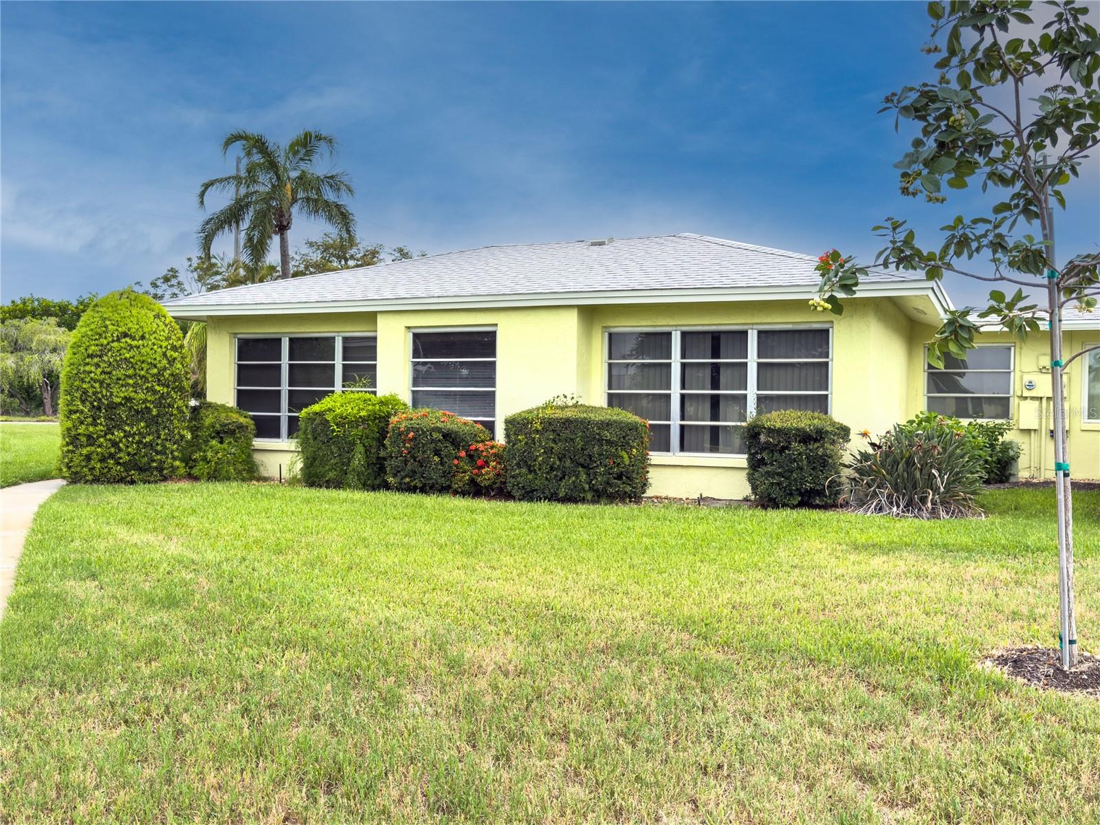 VILLAGE GREEN OF BRADENTON SEC 4 - Residential