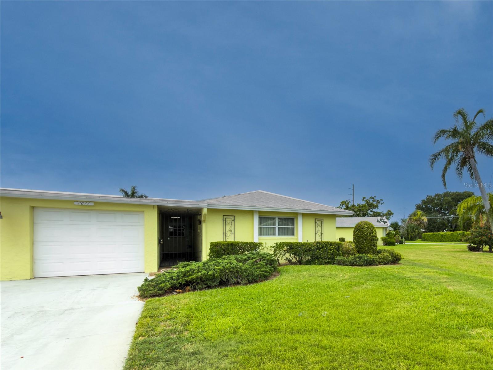 VILLAGE GREEN OF BRADENTON SEC 4 - Residential