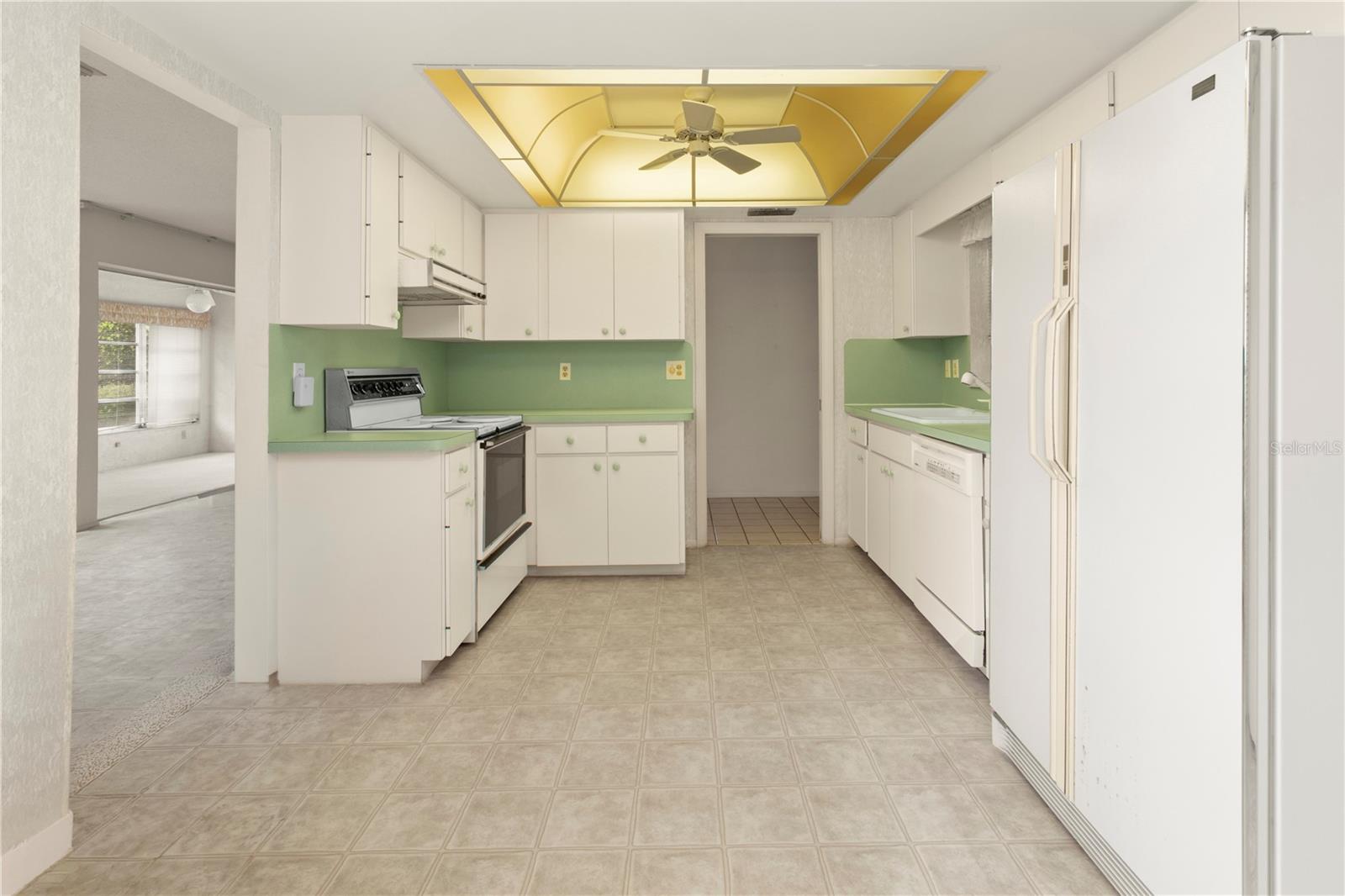 VILLAGE GREEN OF BRADENTON SEC 4 - Residential