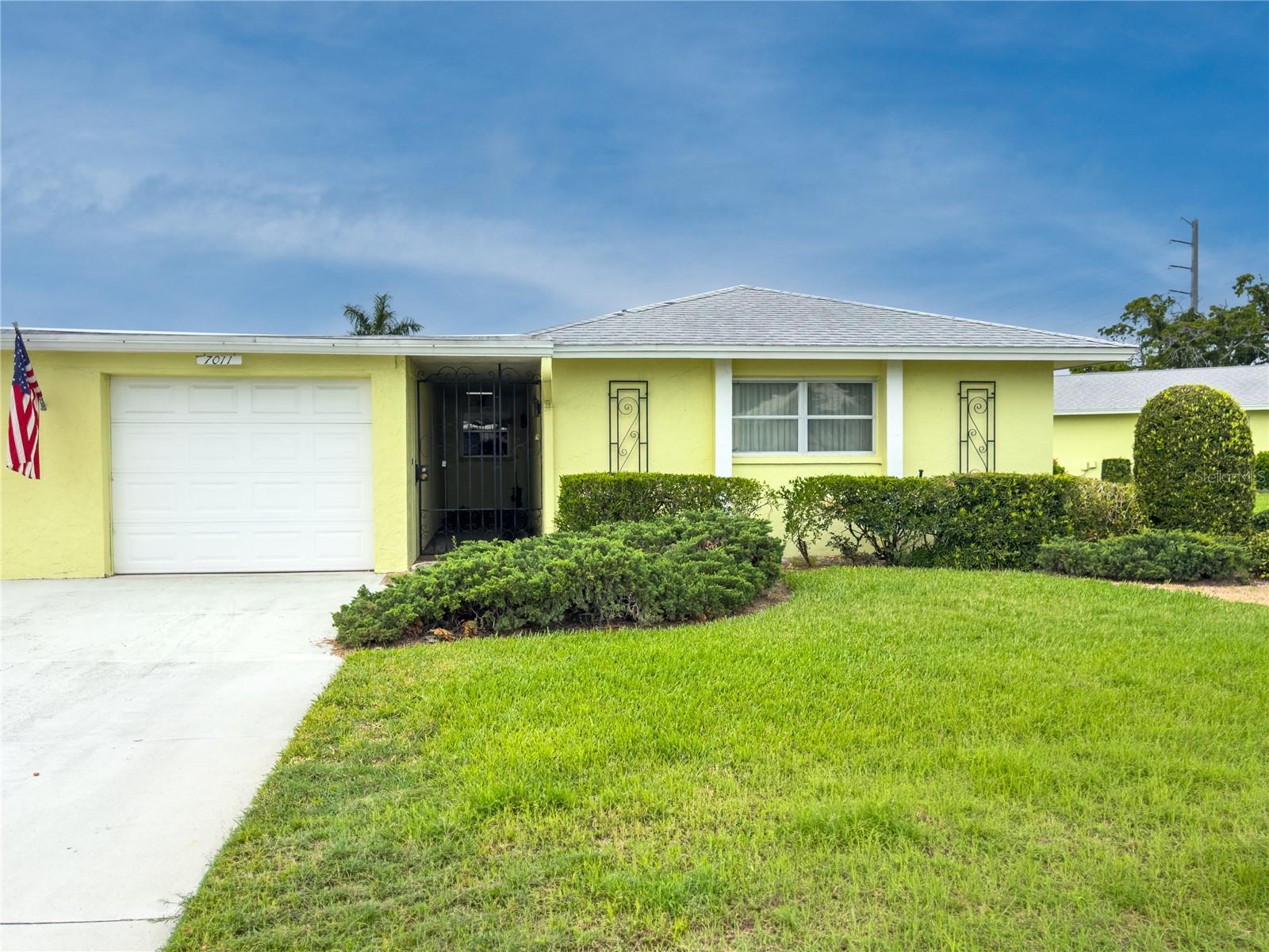 VILLAGE GREEN OF BRADENTON SEC 4 - Residential