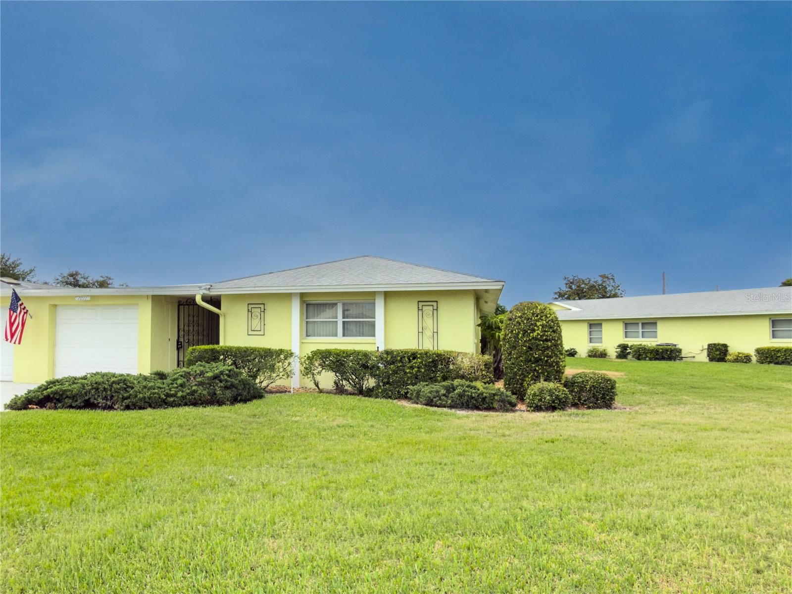 VILLAGE GREEN OF BRADENTON SEC 4 - Residential
