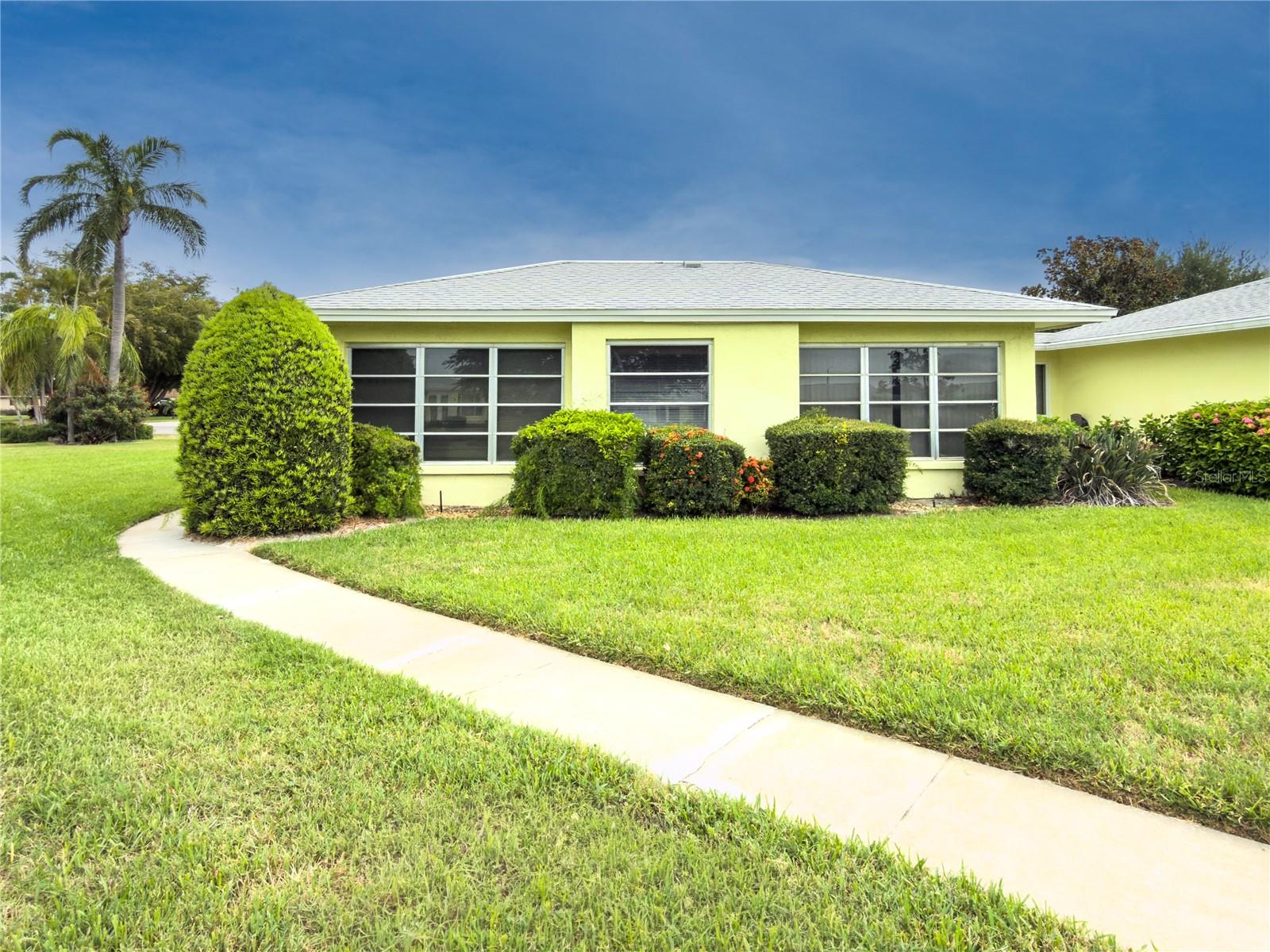 VILLAGE GREEN OF BRADENTON SEC 4 - Residential