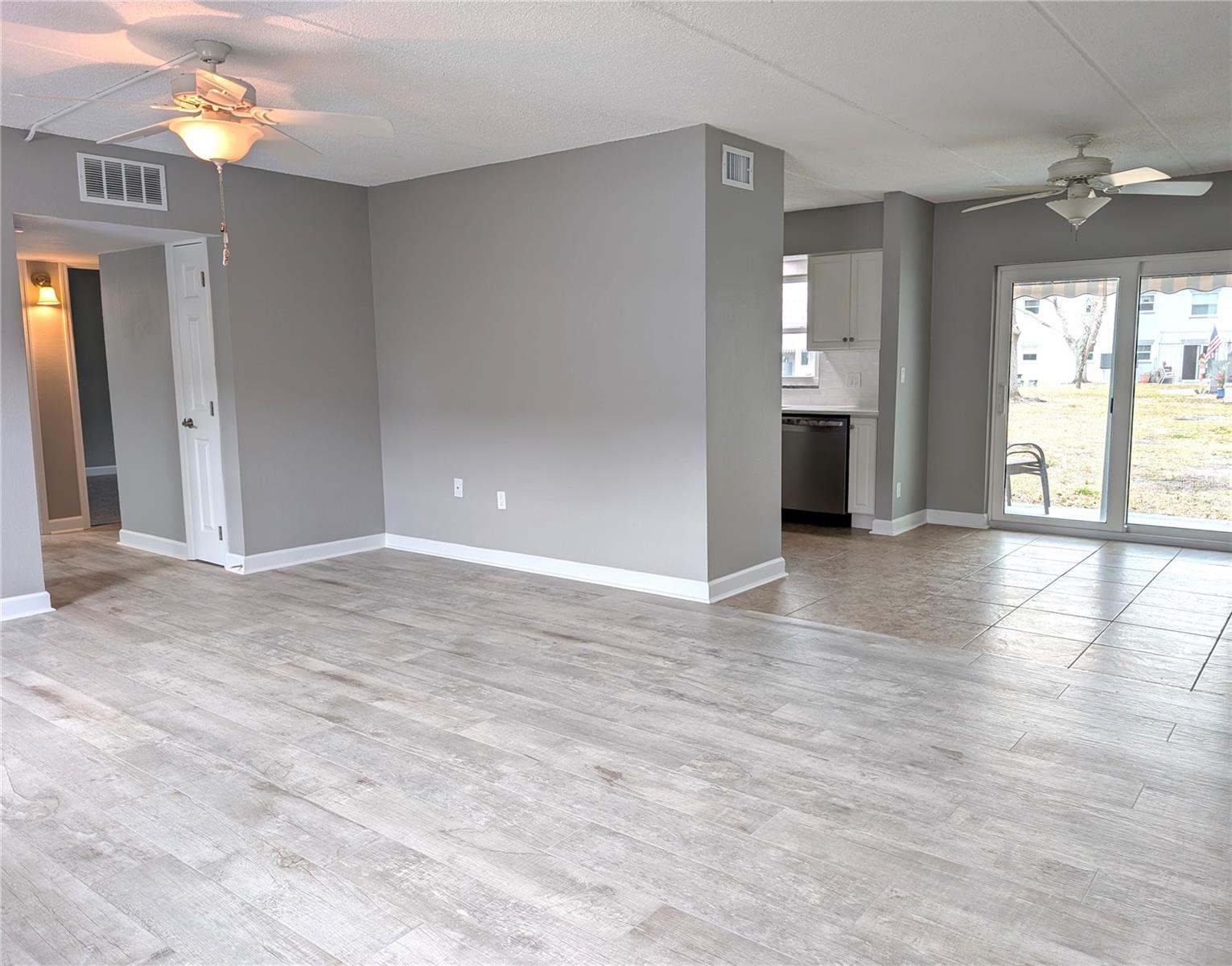 LES CHATEAUX CONDO - Residential
