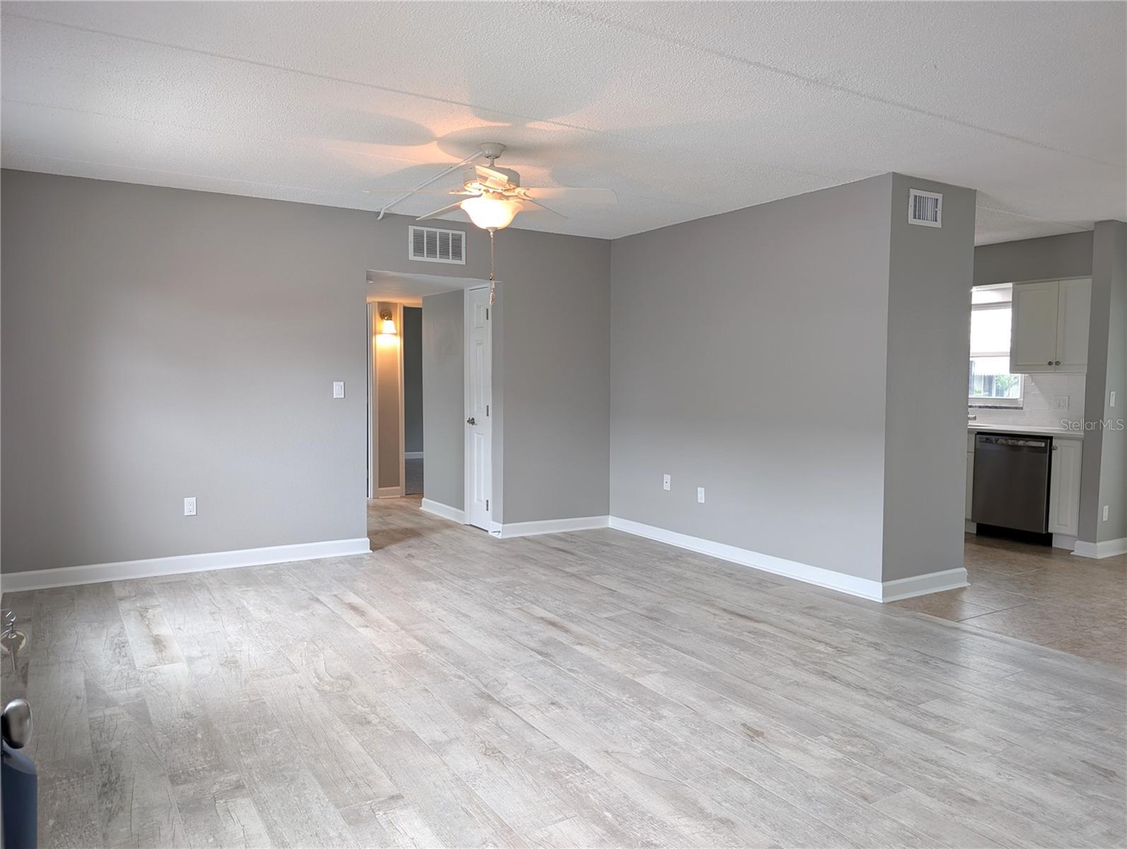 LES CHATEAUX CONDO - Residential