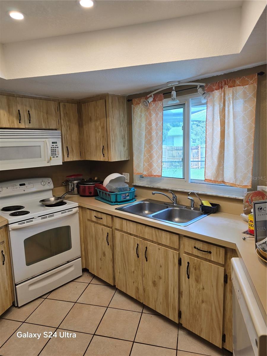 DELTONA LAKES UNIT 07 - Residential