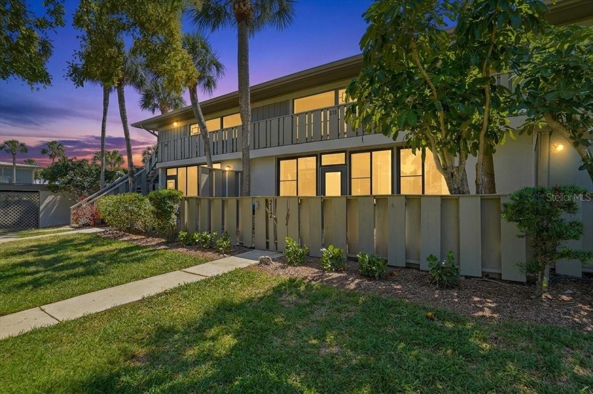 WESTBAY POINT & MOORINGS II - Residential