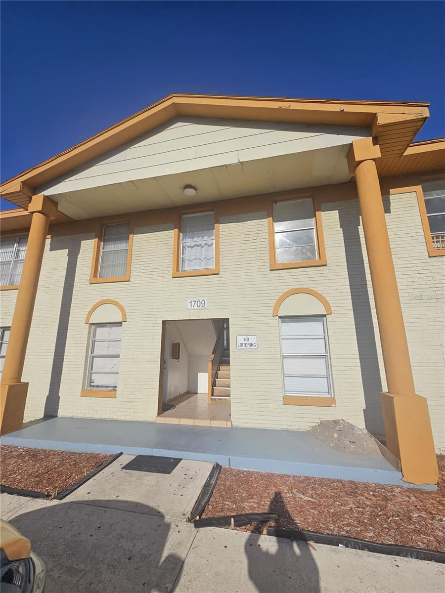 ESSEX PARK VILLAS - Residential