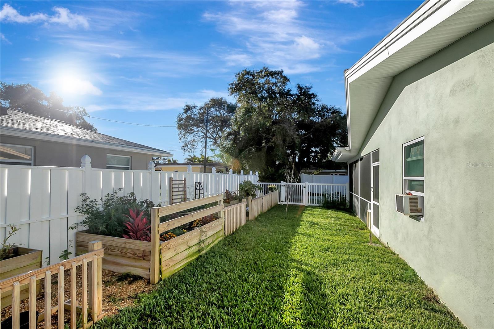 HARBOR BLUFFS SEC 3 - Residential Lease