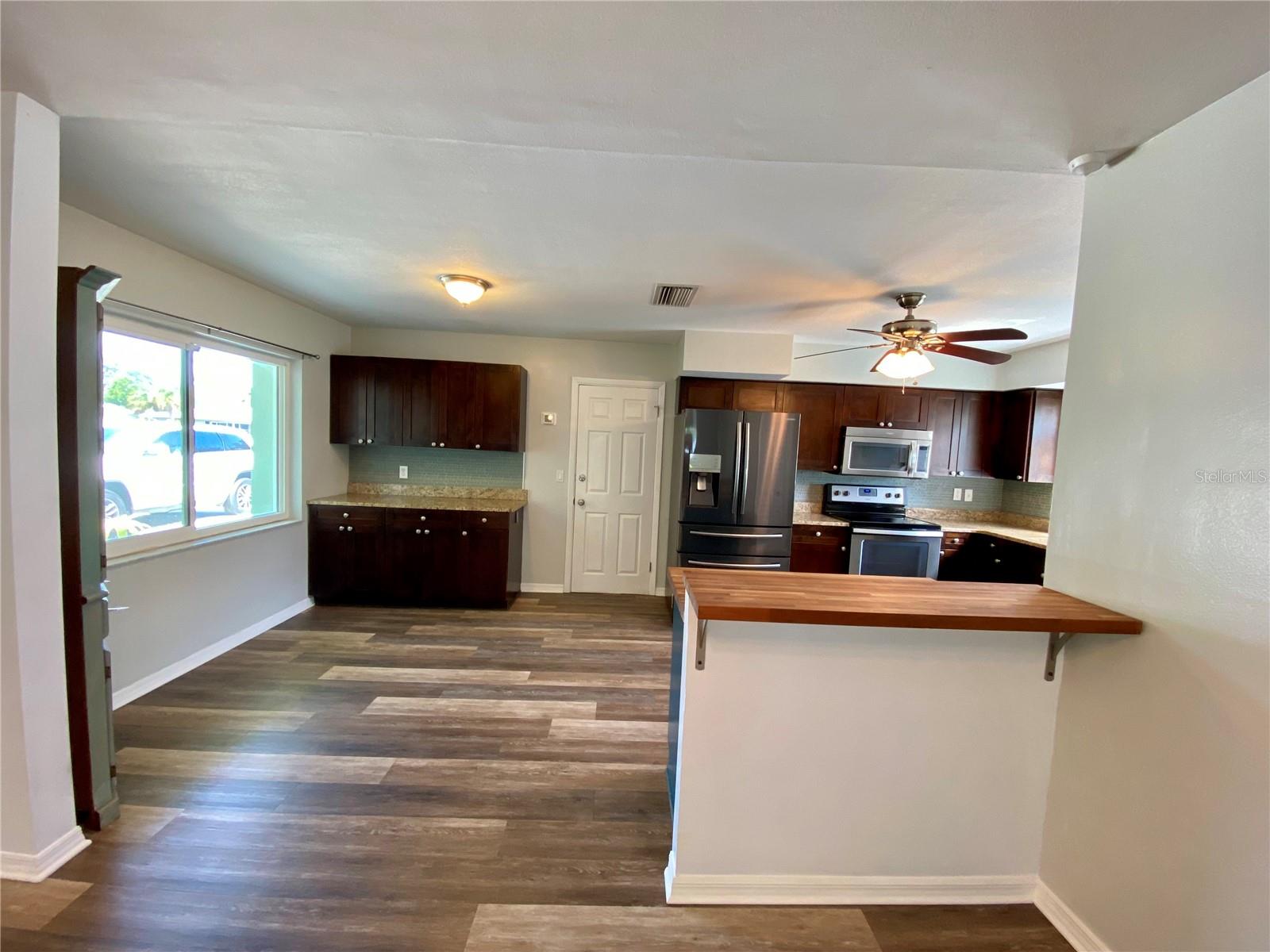 HARBOR BLUFFS SEC 3 - Residential Lease