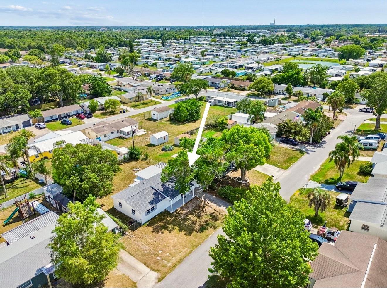 COLONIAL MANOR - Residential
