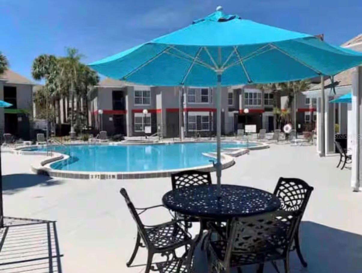 PARKWAY PALMS RESORT MAINGATE CONDO - Residential