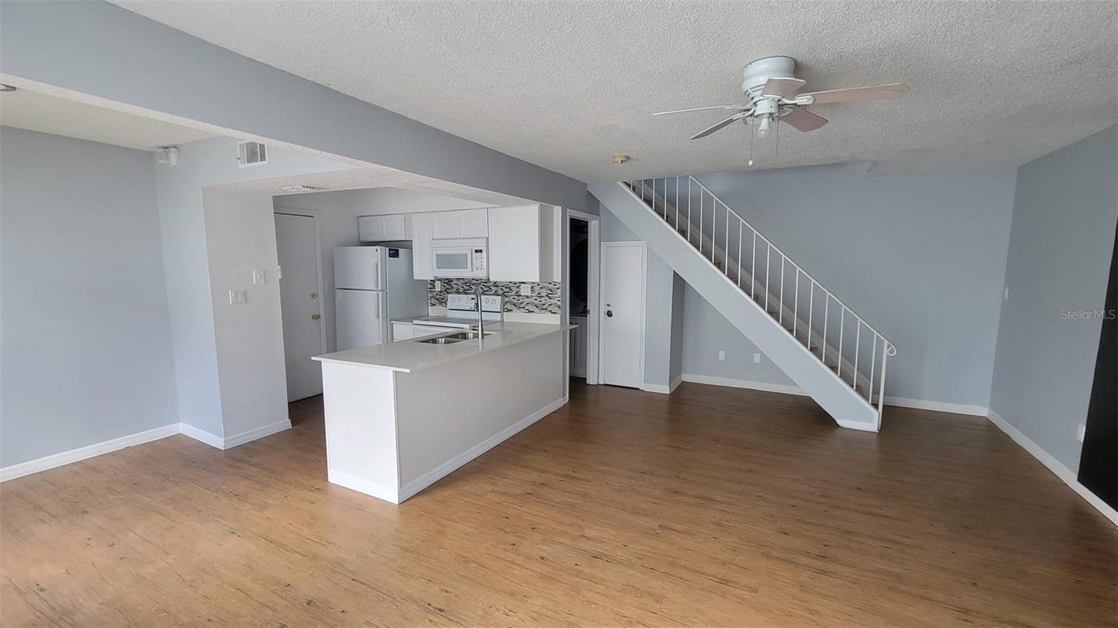 PINE SHADOWS CONDO PH 03 - Residential Lease