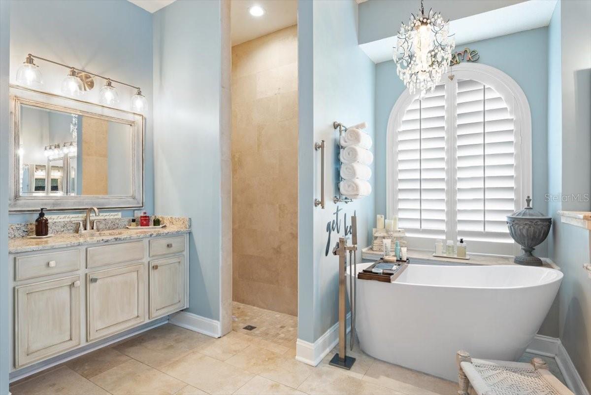 SOUTH HAMPTON - Residential