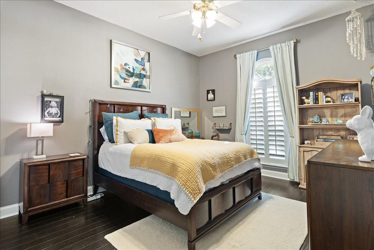 SOUTH HAMPTON - Residential