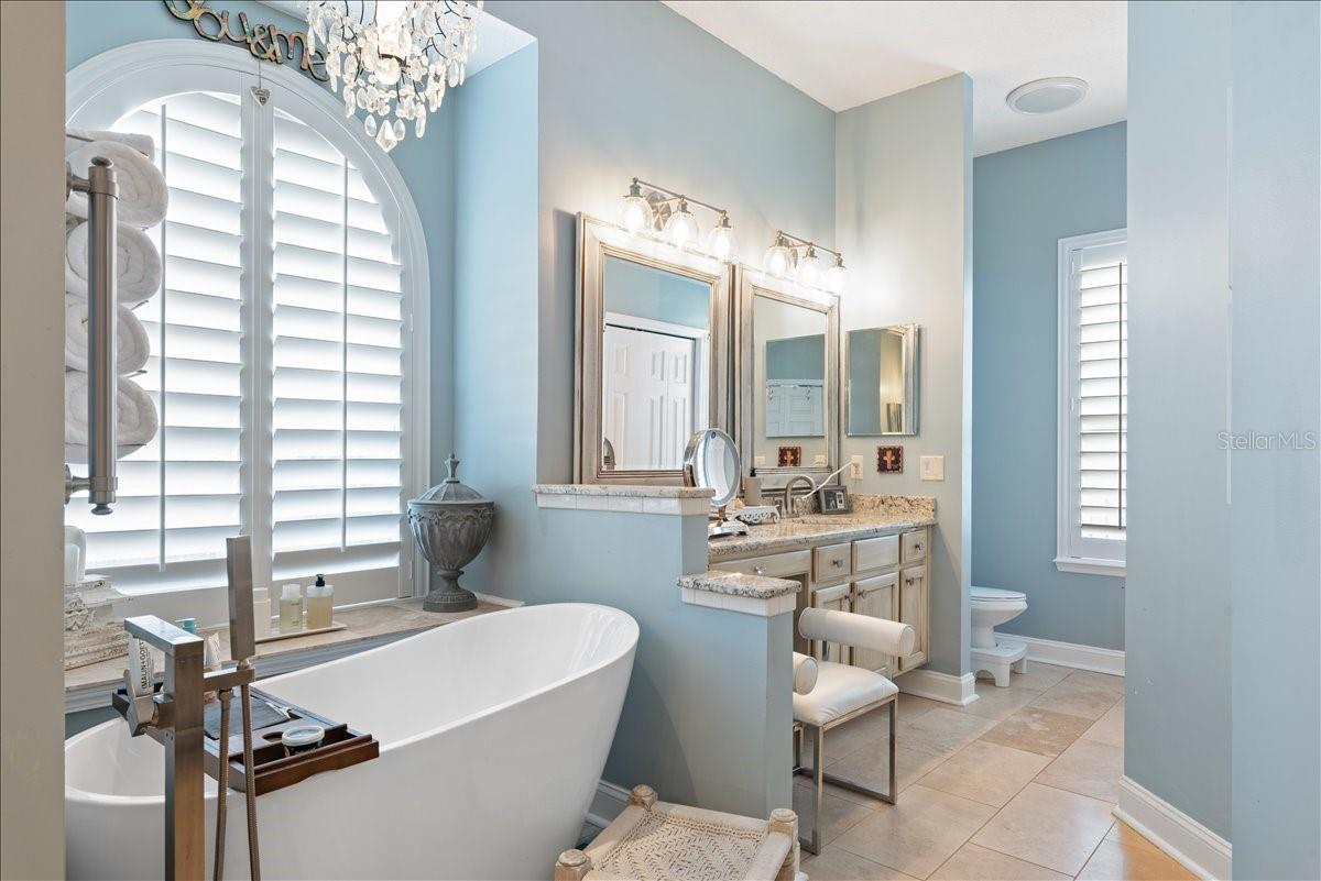 SOUTH HAMPTON - Residential