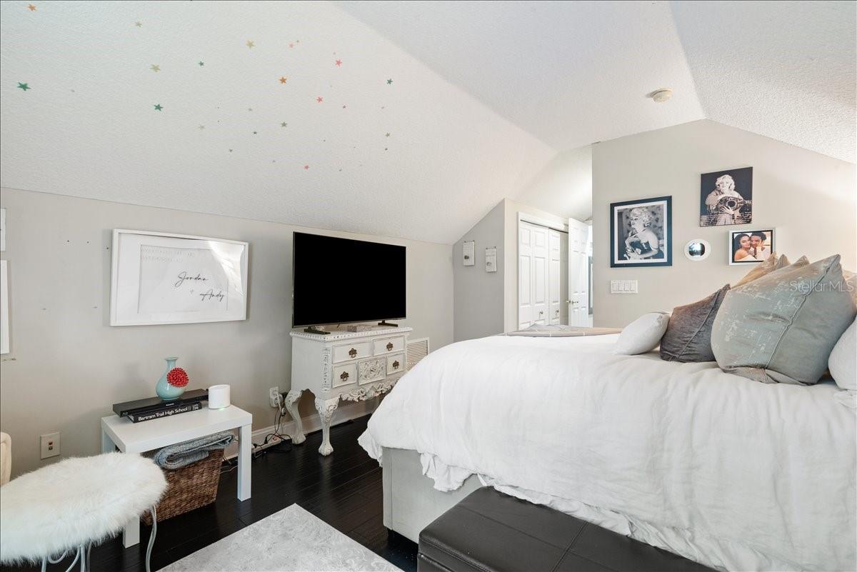 SOUTH HAMPTON - Residential