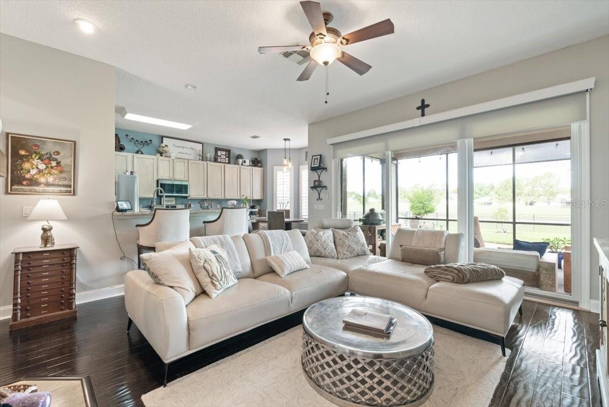 SOUTH HAMPTON - Residential