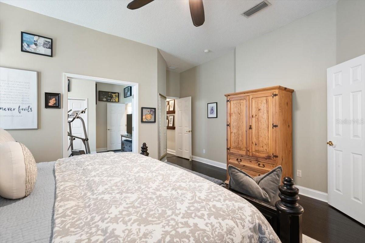 SOUTH HAMPTON - Residential