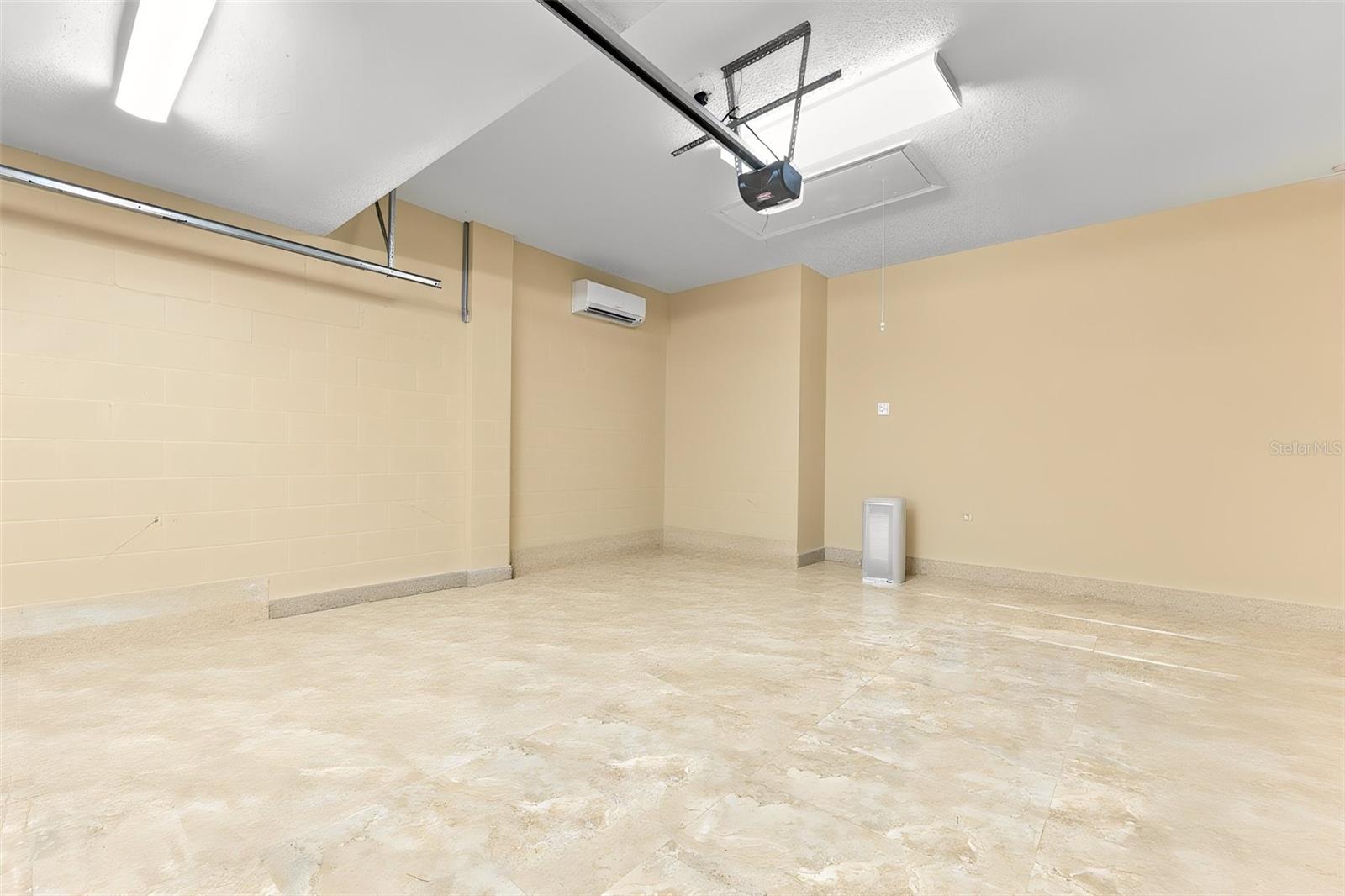 BRENTWOOD HILLS TR A UNIT 2 - Residential
