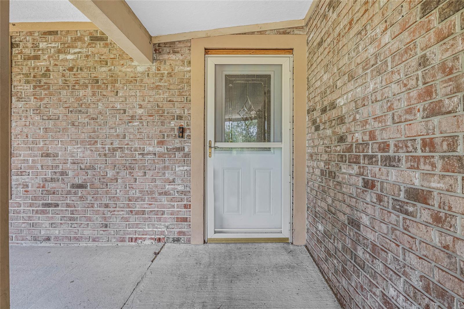 COUNTRY MEADOW WEST UNIT 1 - Residential Lease
