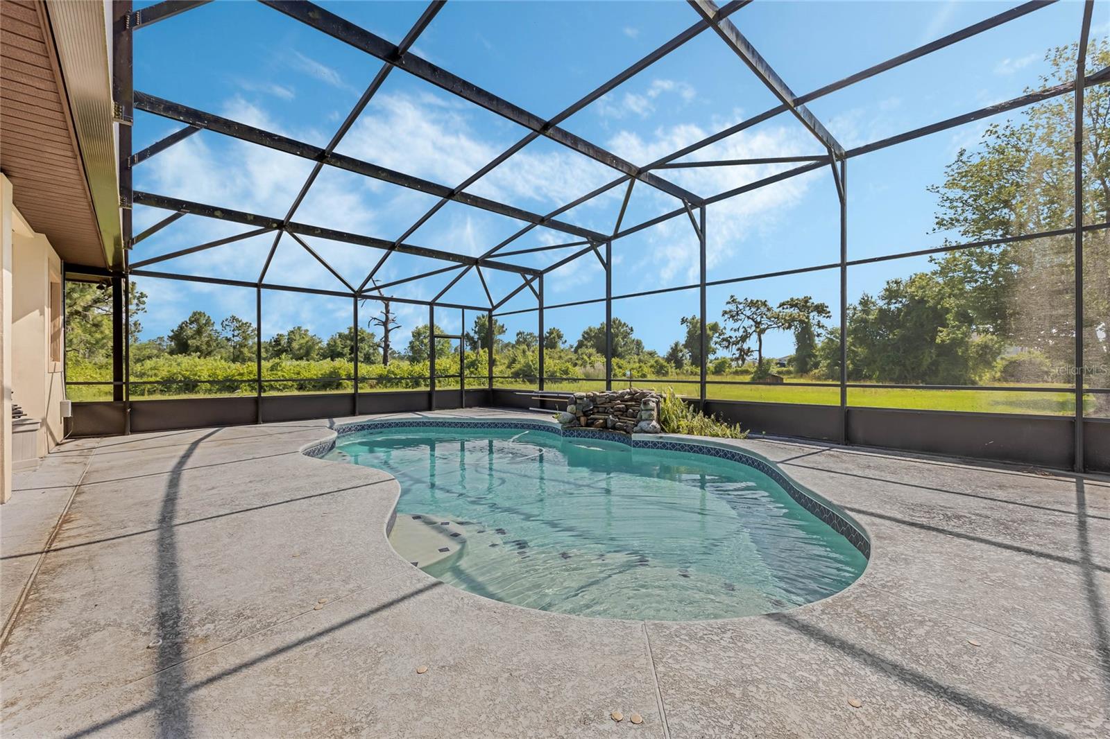 COUNTRY MEADOW WEST UNIT 1 - Residential Lease
