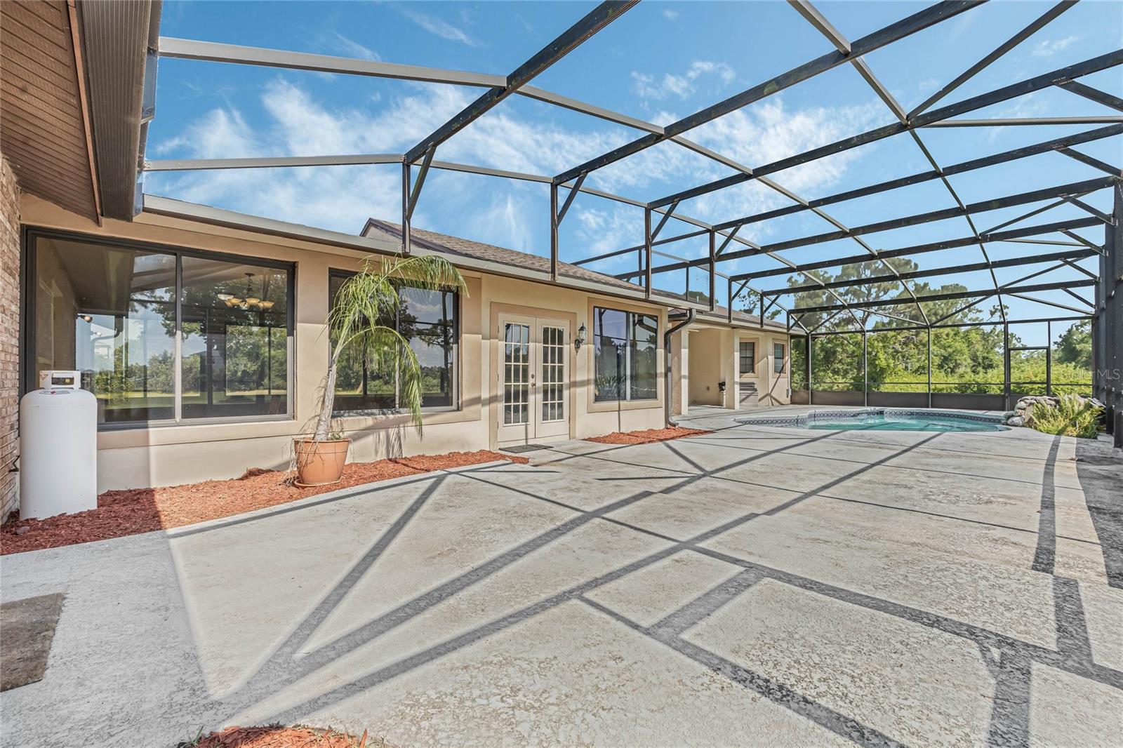 COUNTRY MEADOW WEST UNIT 1 - Residential Lease