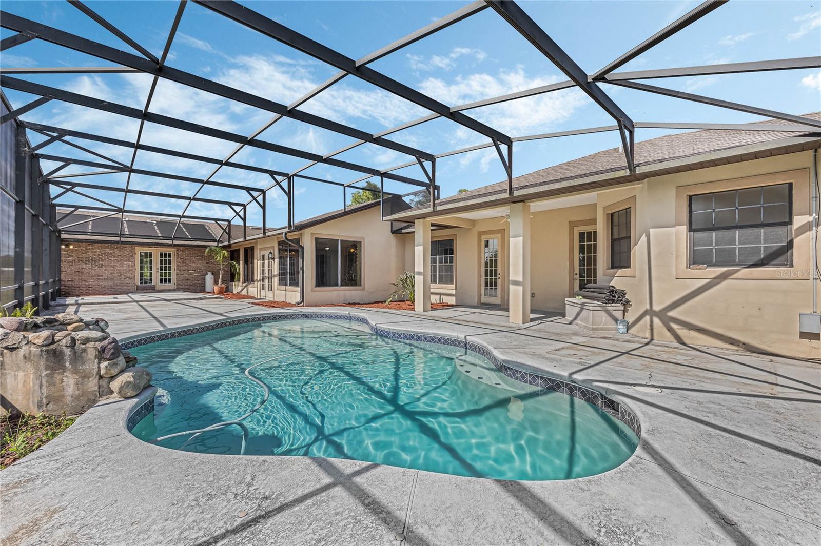 COUNTRY MEADOW WEST UNIT 1 - Residential Lease