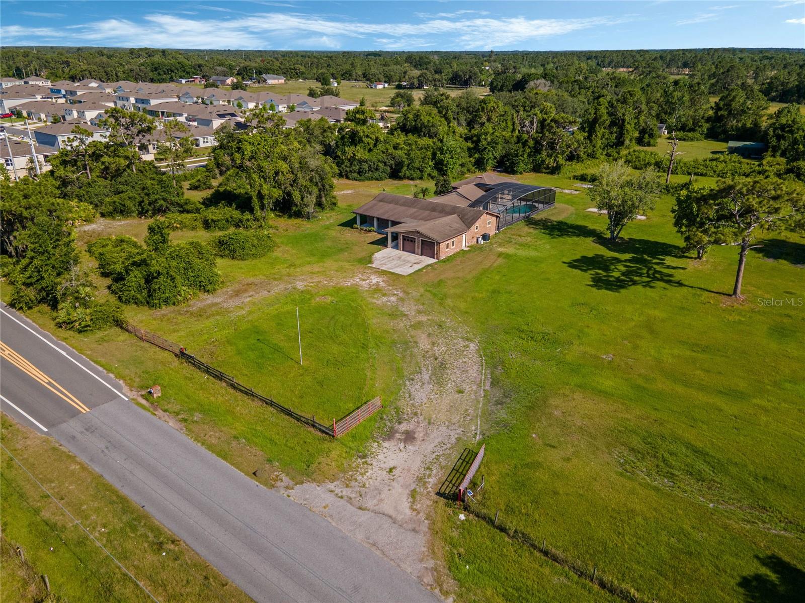 COUNTRY MEADOW WEST UNIT 1 - Residential Lease