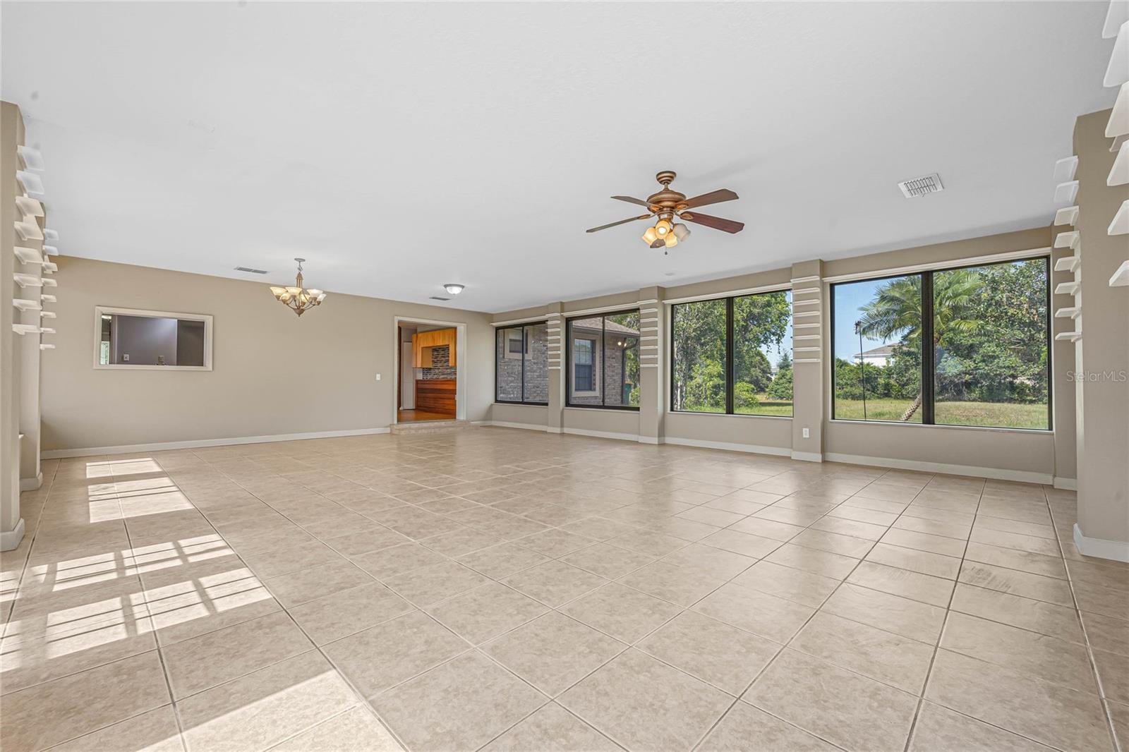 COUNTRY MEADOW WEST UNIT 1 - Residential Lease
