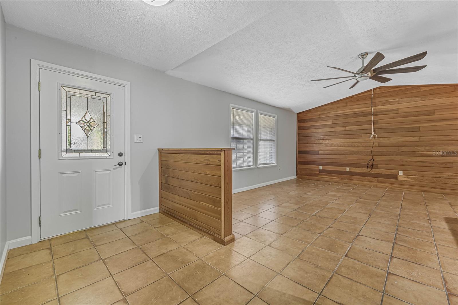 COUNTRY MEADOW WEST UNIT 1 - Residential Lease