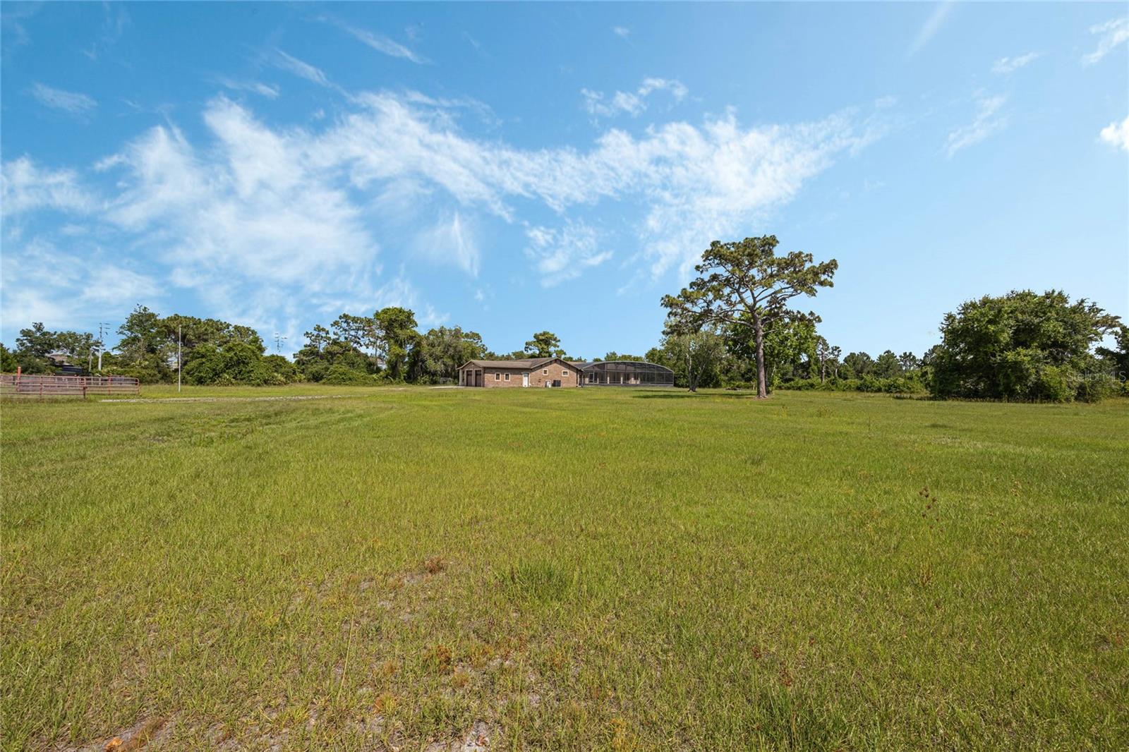 COUNTRY MEADOW WEST UNIT 1 - Residential Lease