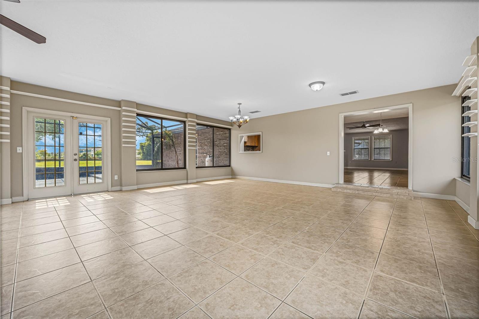 COUNTRY MEADOW WEST UNIT 1 - Residential Lease
