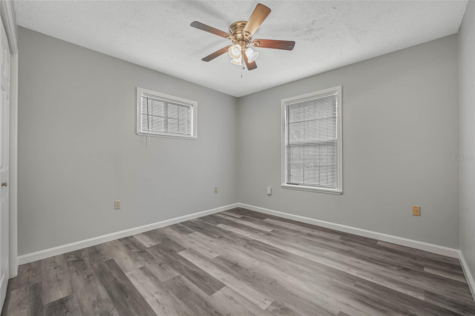 COUNTRY MEADOW WEST UNIT 1 - Residential Lease