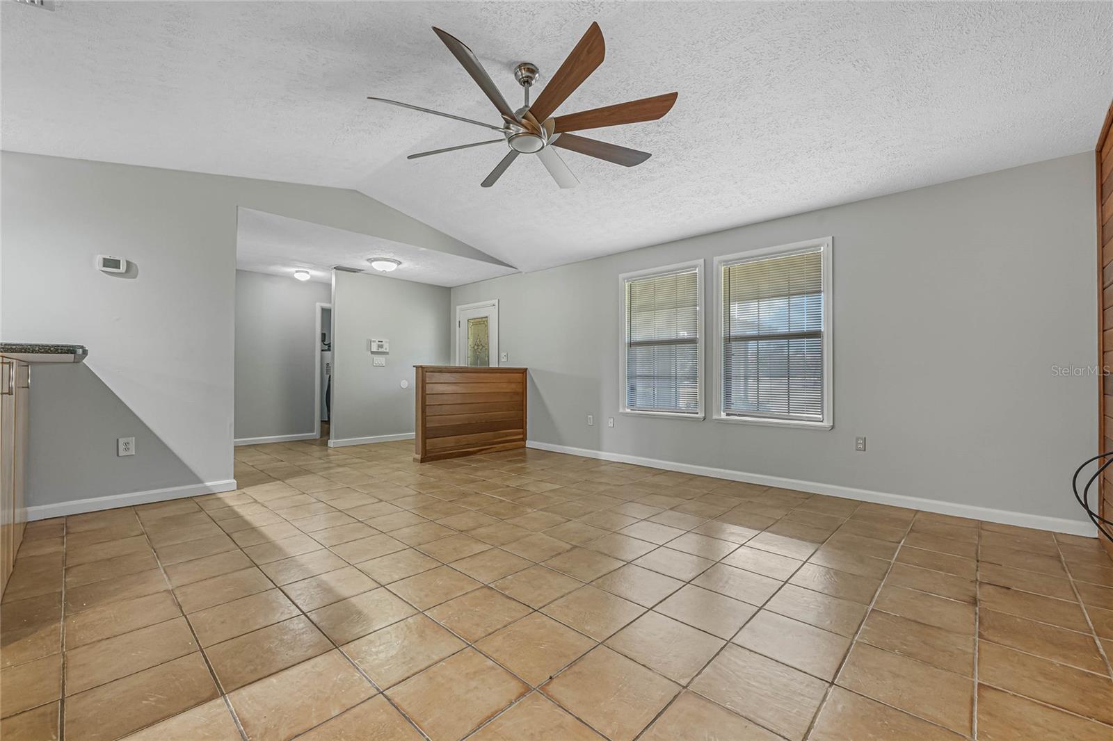 COUNTRY MEADOW WEST UNIT 1 - Residential Lease