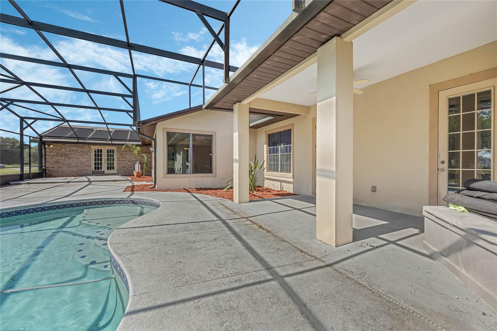 COUNTRY MEADOW WEST UNIT 1 - Residential Lease