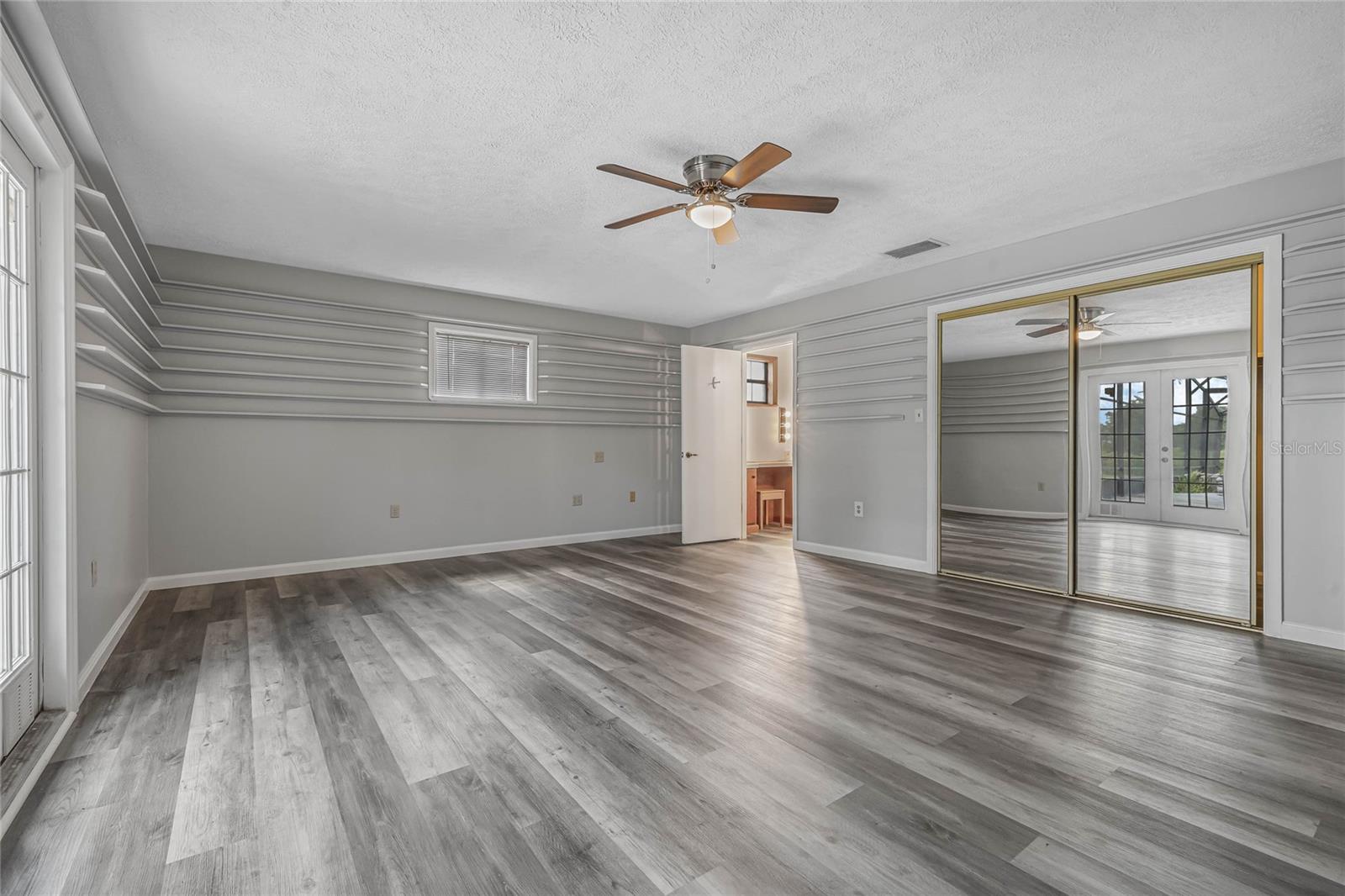 COUNTRY MEADOW WEST UNIT 1 - Residential Lease